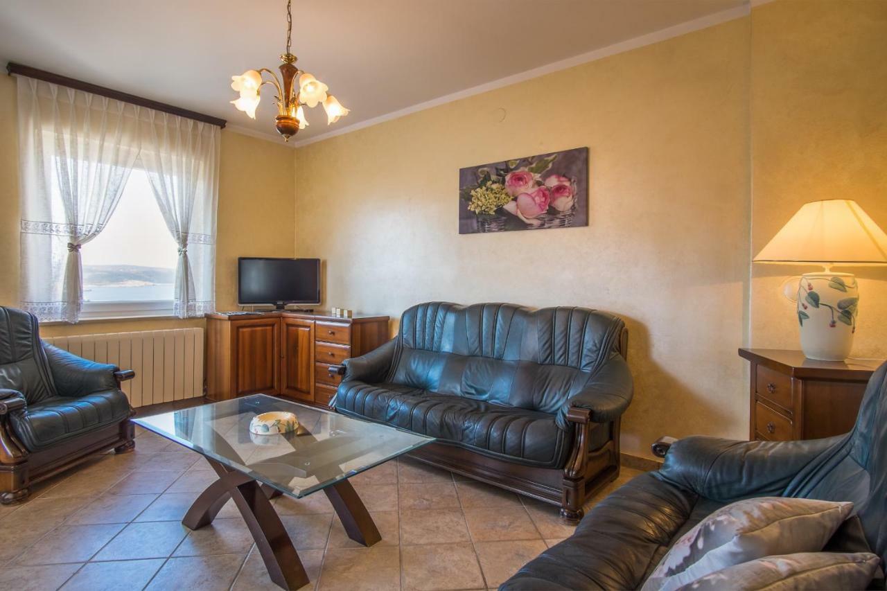 Apartman Cubranic Apartment Vrbnik Exterior photo