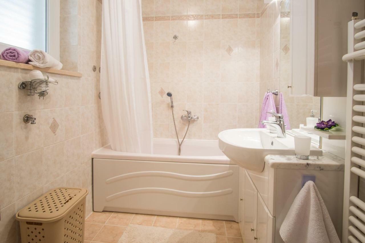 Apartman Cubranic Apartment Vrbnik Exterior photo