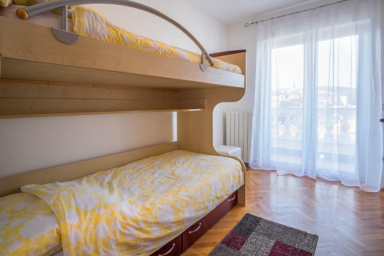 Apartman Cubranic Apartment Vrbnik Exterior photo